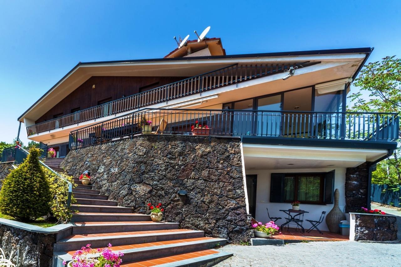 Bed and Breakfast Etna Hut Nicolosi Exterior foto