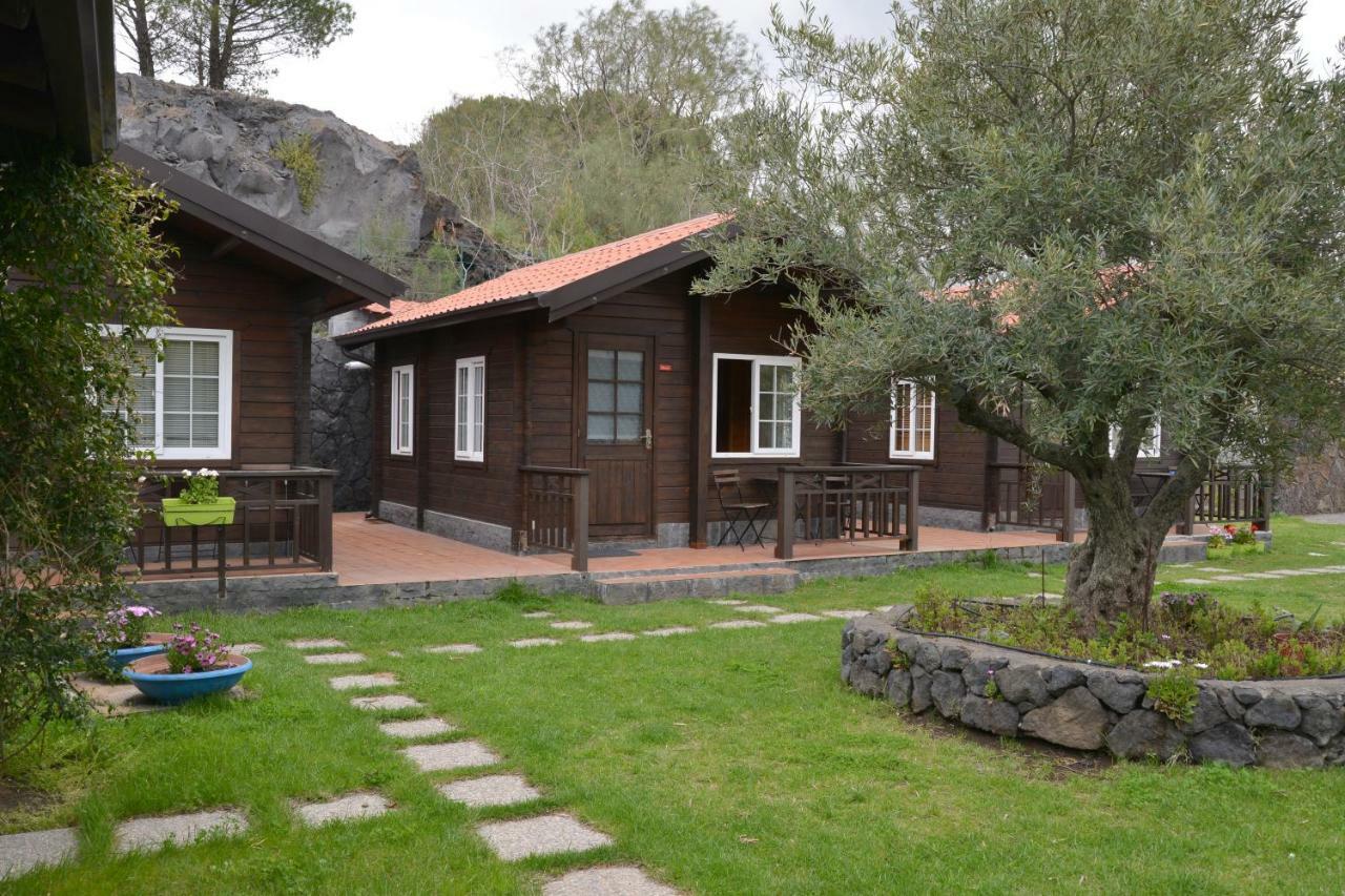 Bed and Breakfast Etna Hut Nicolosi Exterior foto